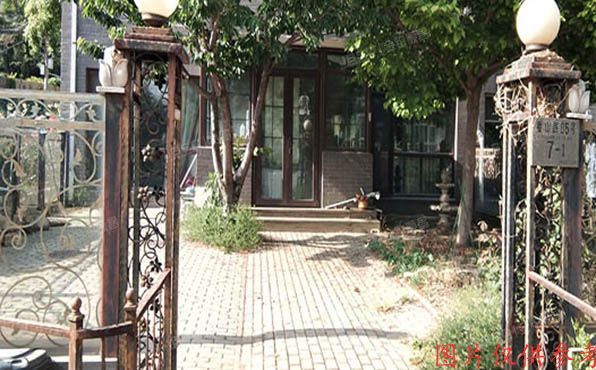 海淀区 香山路85号7号楼1至3层7-1号（半山枫林）