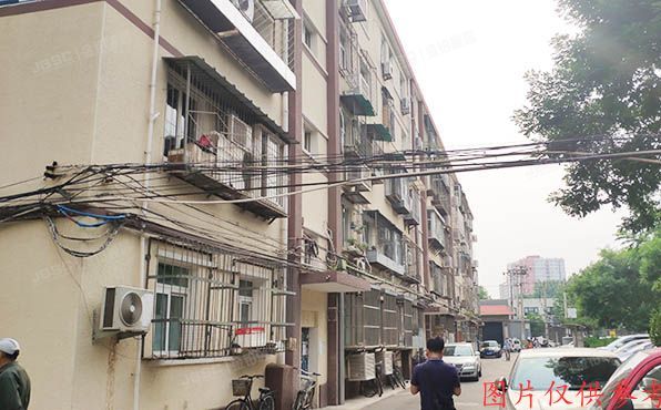 海淀区 明光村小区12号楼4门三层8号