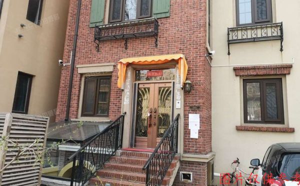 顺义区 禾贵街2号院126号楼-1至3层（龙湖香醍溪岸）别墅