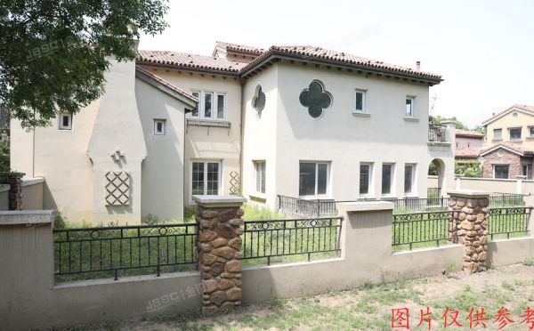 昌平区 安四路99号院一区88号1至2层（御汤山）别墅