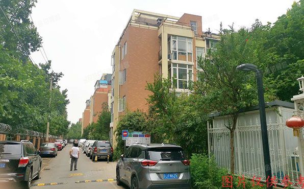 丰台区 镇国寺北街甲6号院11号楼2单元402（星河城春季星空）