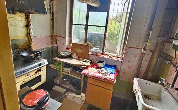 海淀区 西苑南一院6号楼1单元5号 央产房