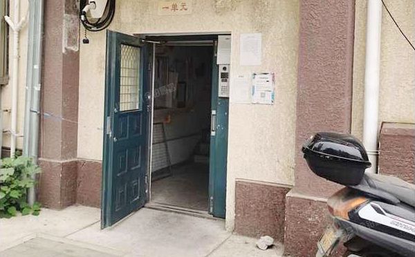 海淀区 明光村小区8号楼4层1单元10号