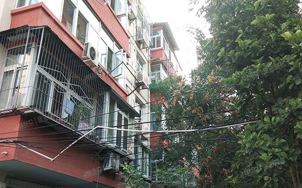 海淀区 明光村小区8号楼4层1单元10号