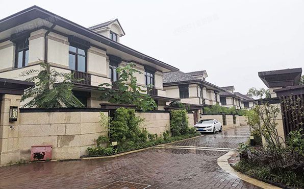 通州区  草寺500号院二区29号楼1至2层01（天鸿颐景别墅）别墅