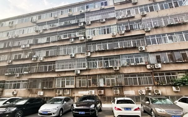 石景山区 玉泉路11号院4号楼 -1层4单元102号