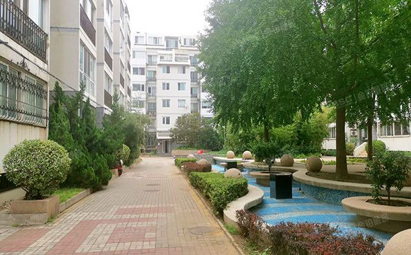 东城区 永康胡同2号院15号楼1层4门102、-1层4门112号（官书院南区）