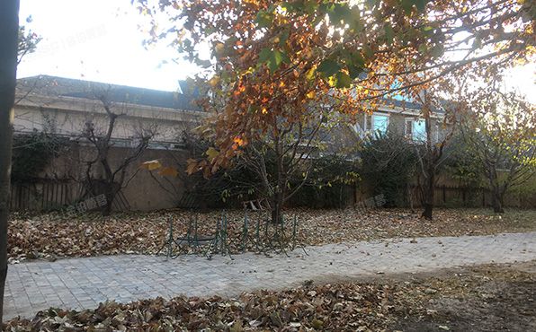 昌平区 沙河镇豆各庄村碧水庄园三期45-12号1-3层