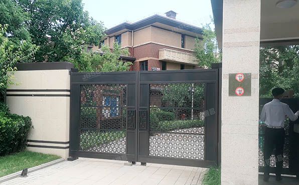 丰台区 泉湖西路1号院七区10号楼3层2单元302号（亿城燕西华府）