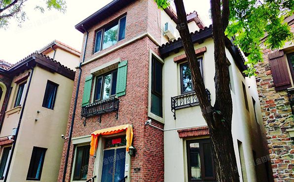 顺义区 禾贵街2号院126号楼-1至3层（龙湖香醍溪岸）别墅