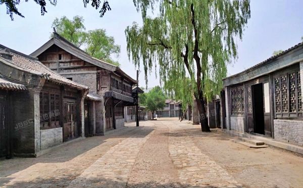 怀柔区 杨宋镇凤和一园9号房产及土地（星美今晟影视城）