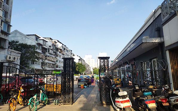 东城区 北门仓胡同6号楼18单元303号（海运仓）