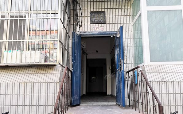 大兴区 大兴工业开发区广茂大街5号院3号楼4层15单元404（泰中花园）