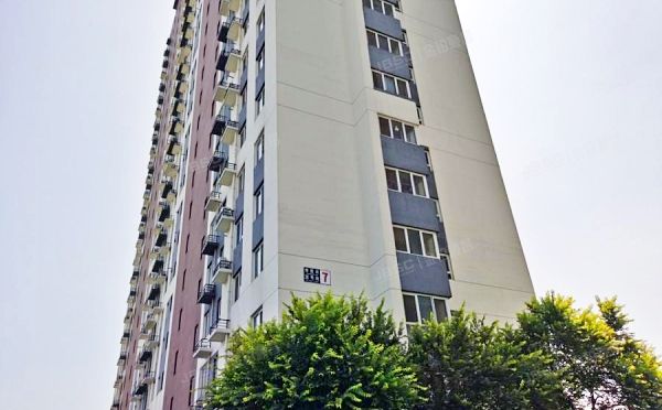 大兴区 育胜街36号院7号楼14层1单元1404号（满庭春MOMA）99%份额