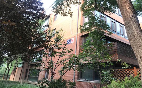 海淀区  燕西台嘉苑24号楼1至2层3单元102室（别墅）  经济适用房