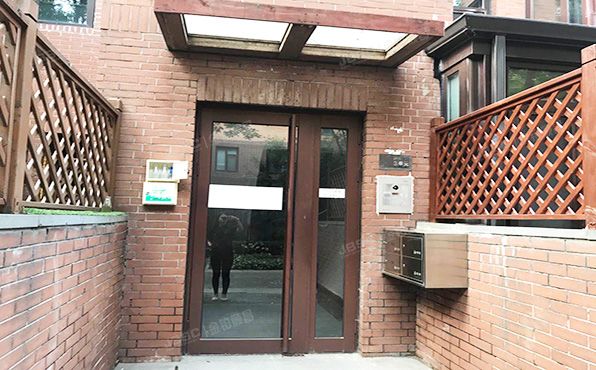 海淀区  燕西台嘉苑24号楼1至2层3单元102室（别墅）  经济适用房