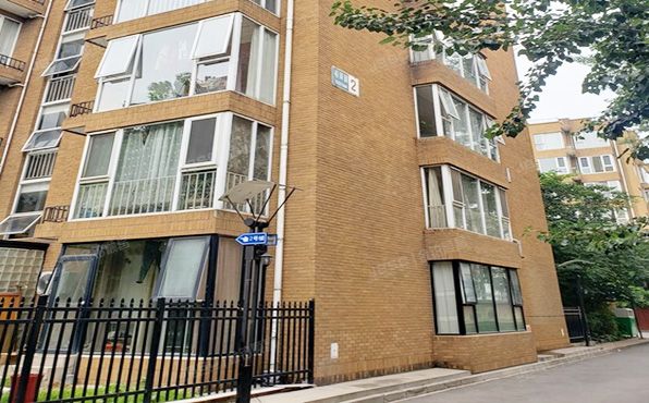 海淀区 五路居裕泽园1、2号楼及地下车库2号楼3层1单元301号（绿波漫板裕泽园）