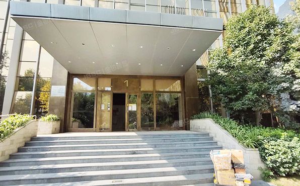 经济技术开发区  荣华南路7号院1号楼16层1902号