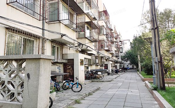 东城区   东花市北里东区10号楼4门5层的9、10号住宅及-1层的6、7号（东花市北里东区）