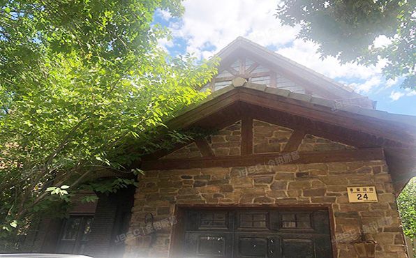 昌平区 立汤路38号香蜜田园24号-1至2层（麦卡伦地）别墅