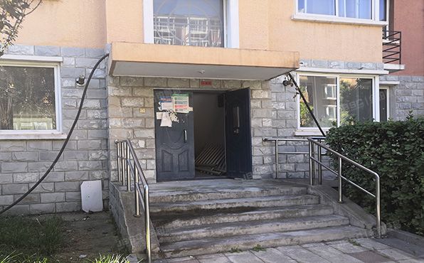 房山区 汇丰街4号院10号6层1单元601（世界名园）