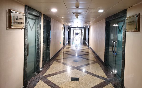 东城区 灯市口大街33号4层421（国中商业大厦）办公