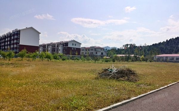 延庆区 井庄镇艾官营村西的土地使用权及地上建筑物（生辉凯旋）工业