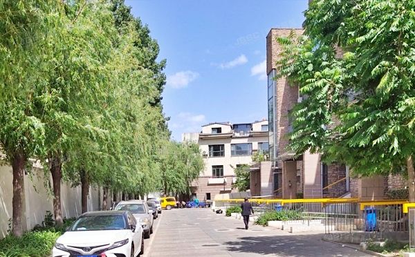 昌平区 定泗路216号院22号楼3至4层3单元301号（北京洋房）