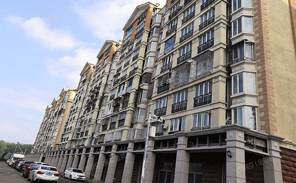 房山区   汇丰街4号院10号1层1单元101（世界名园）