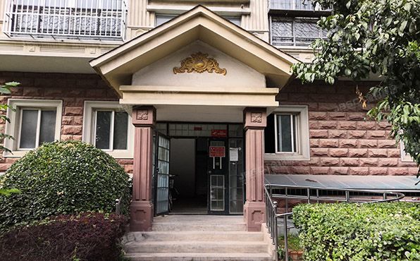 房山区   汇丰街4号院10号1层1单元101（世界名园）