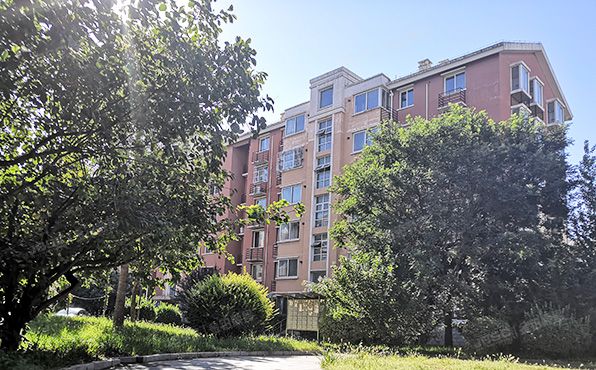 房山区   汇丰街4号院10号2层1单元202（世界名园）