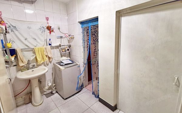 丰台区 和义东里一区8号楼3层2单元302号 经适房