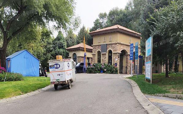 顺义区 香堤漫步庄园一区36号1至2层101（龙湖香堤漫步）独栋别墅