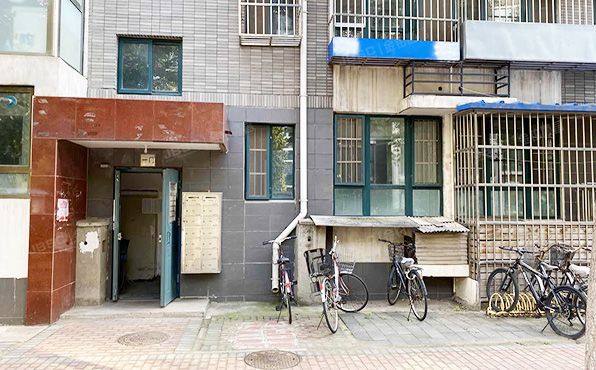 顺义区 双兴东区18号楼1层1单元102室（阳光水岸）