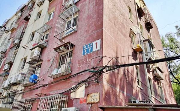 朝阳区 砖角楼南里1号楼4层2单元402号