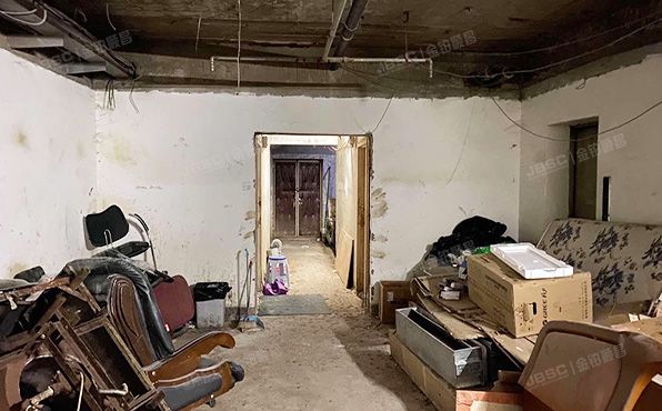 东城区 聚龙花园8号楼3层301至309号房产9套 办公