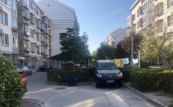 朝阳区 常营民族家园69号楼4层6单元402  经适房管理