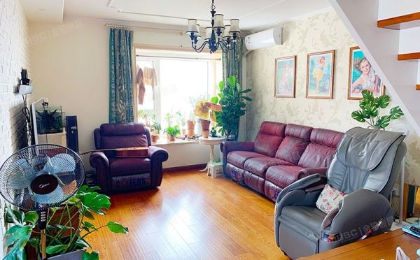 昌平区 顶秀青溪家园5号楼顶层复式