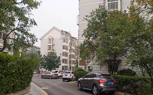 顺义区 龙府花园8号楼4层2单元402号