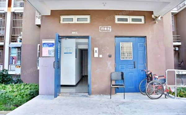 怀柔区 滨湖小区55号楼10层4单元1001（新贤家园）