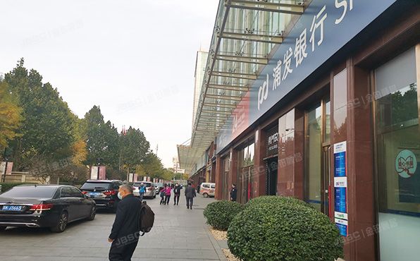 西城区 西直门外大街18号楼12层2单元1501室、1502室、1503室（金贸大厦）+8个车位