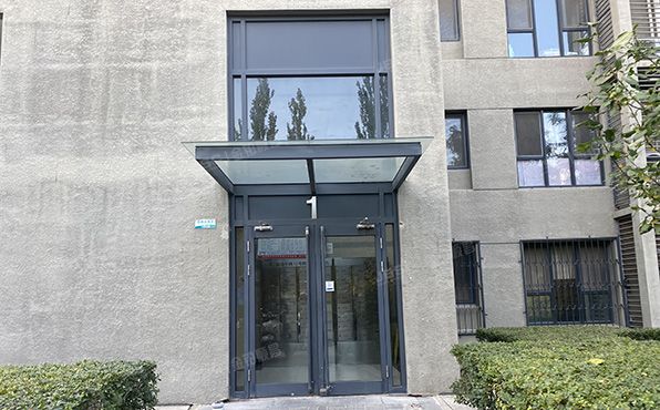 昌平区 龙域中路12号院3号24层一单元2401号（融泽嘉园）经适房管理