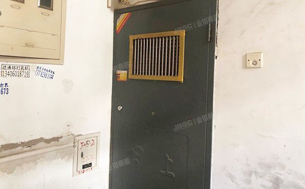 西城区 冠英园西区35号楼1层3单元102 房改房