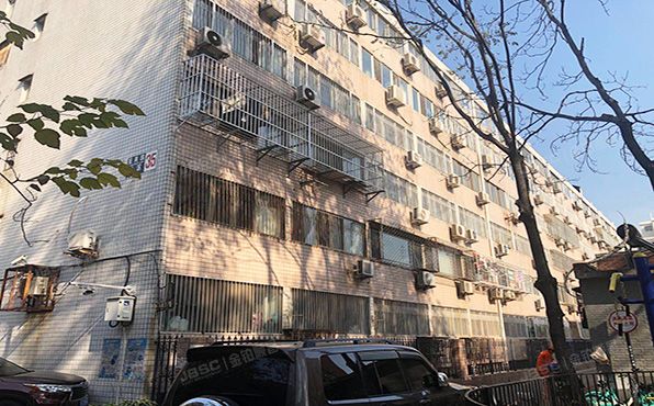 西城区 冠英园西区35号楼1层3单元102 房改房