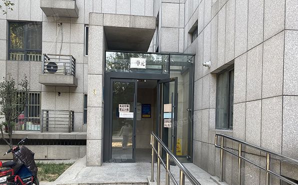 大兴区 德贤路239号院1号楼10层1003（润枫锦尚）