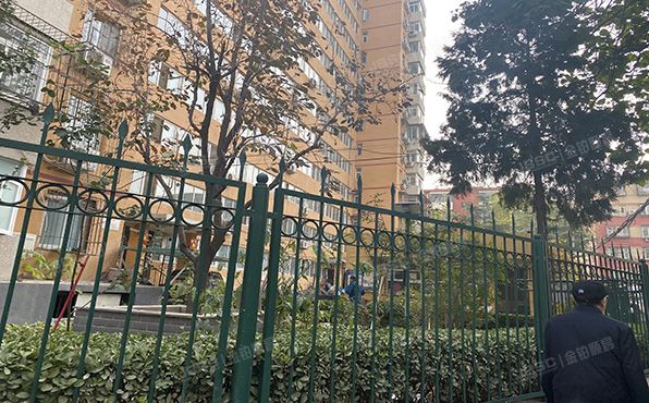 朝阳区 潘家园甲7号楼7层706号