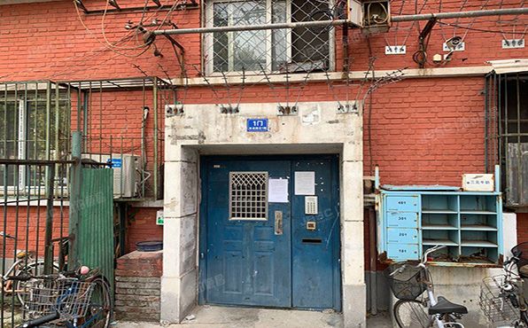 海淀区   甘家口街道阜成路北1号楼4层一单元10号（甘东社区）