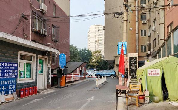 丰台区   芳群园三区15号楼14层1418号（ 芳群园三区）