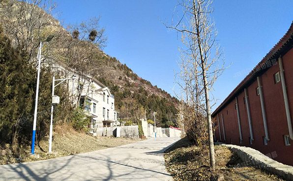 延庆区-张山营镇 龙聚山庄龙聚西北区16号1至2层 别墅