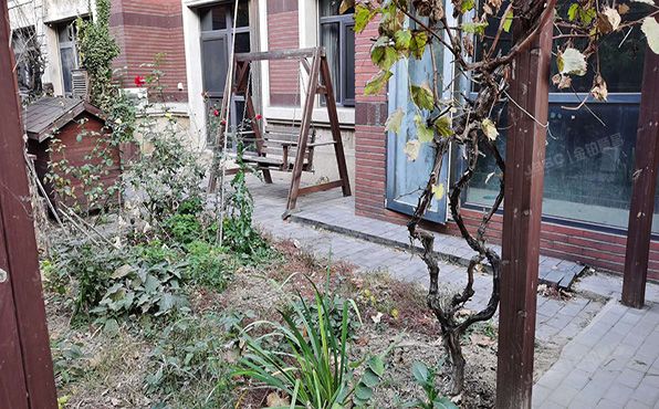 海淀区 万柳华府尚园5号楼1至2层3单元1018号、-1层3-1018号（万城华府尚园）